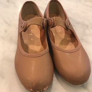 So Danca girls size 10 1/2 tan tap shoes